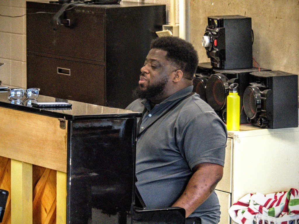 Harrington Ward Forms Gospel Choir at&nbsp;ECJSHS